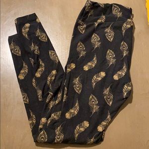 Black Feather LuLaRoe Leggings (one size)